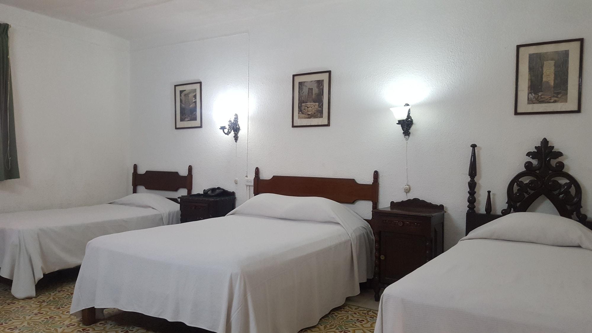 Hotel Posada Toledo & Galeria Мерида Экстерьер фото