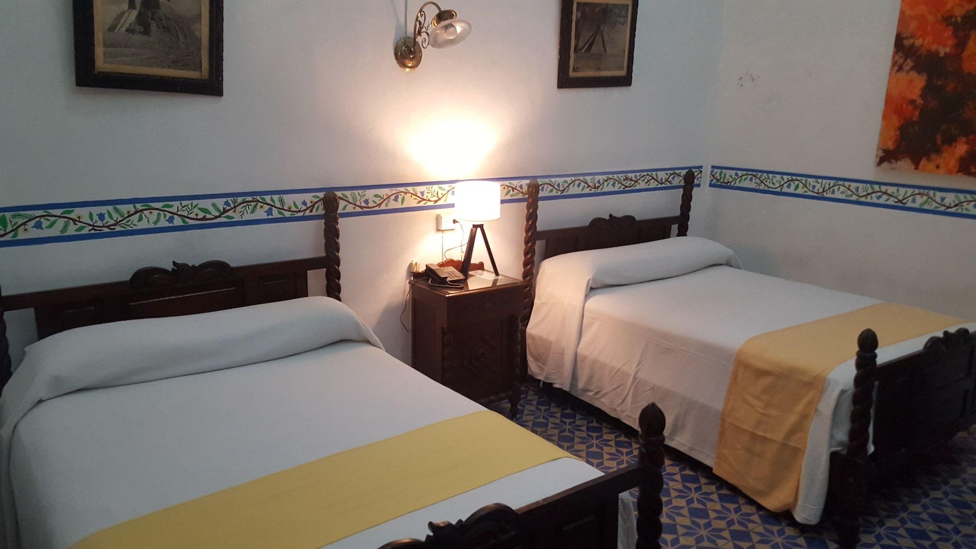 Hotel Posada Toledo & Galeria Мерида Экстерьер фото