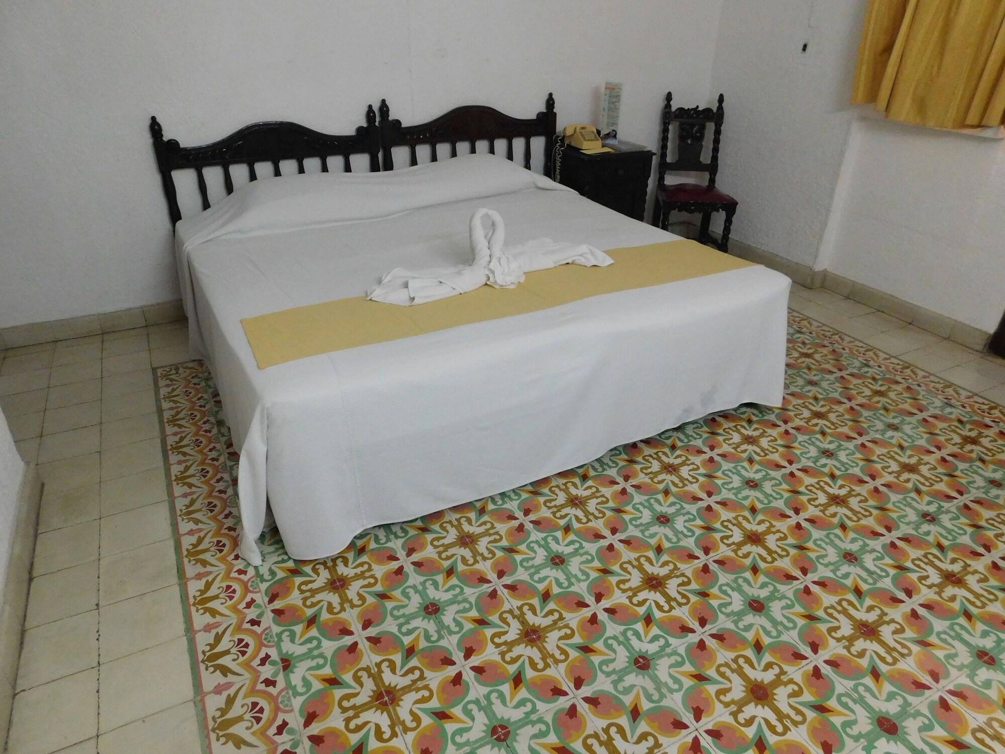 Hotel Posada Toledo & Galeria Мерида Экстерьер фото