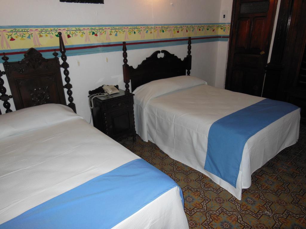 Hotel Posada Toledo & Galeria Мерида Экстерьер фото