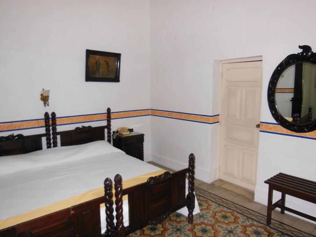 Hotel Posada Toledo & Galeria Мерида Экстерьер фото