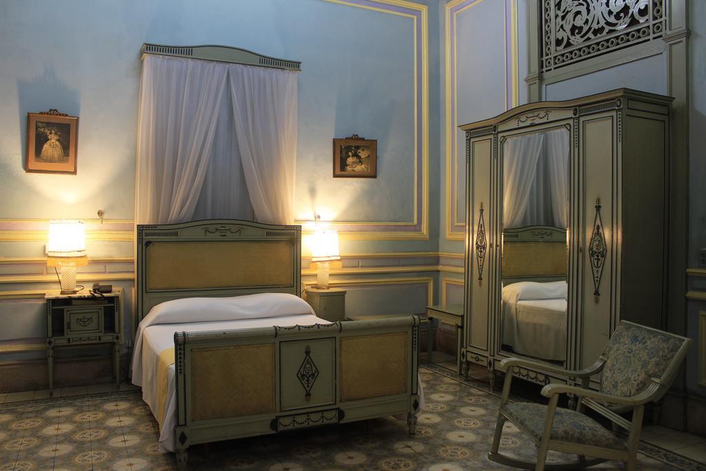 Hotel Posada Toledo & Galeria Мерида Экстерьер фото