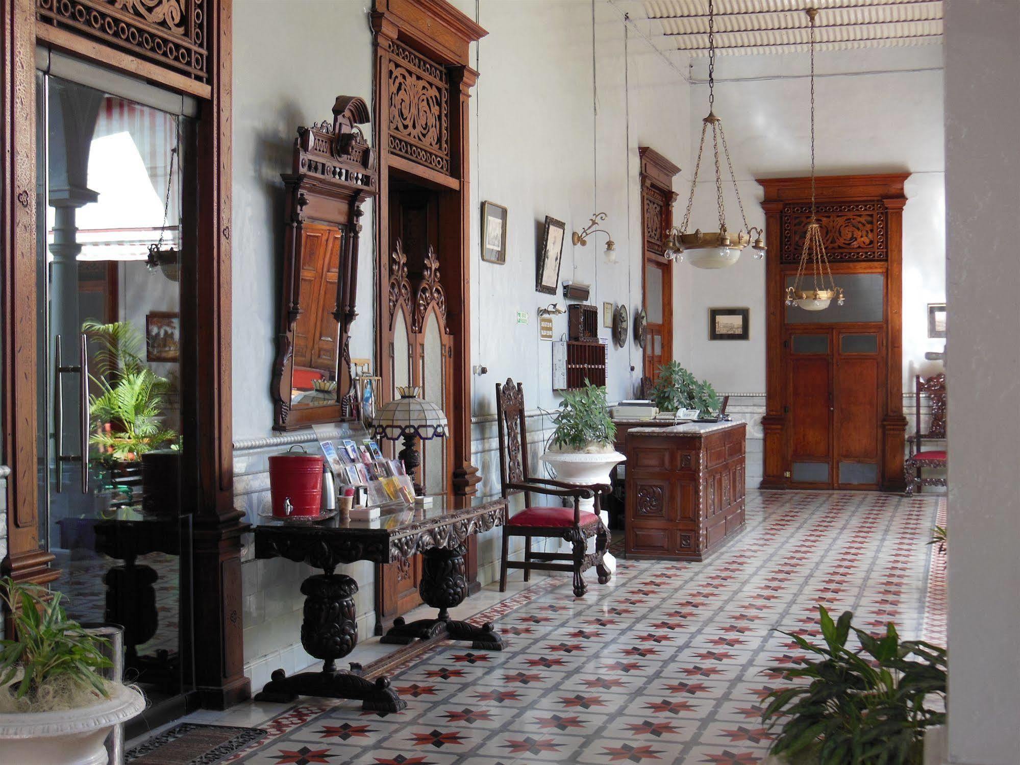 Hotel Posada Toledo & Galeria Мерида Экстерьер фото